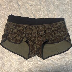 Lululemon Camo speed up shorts